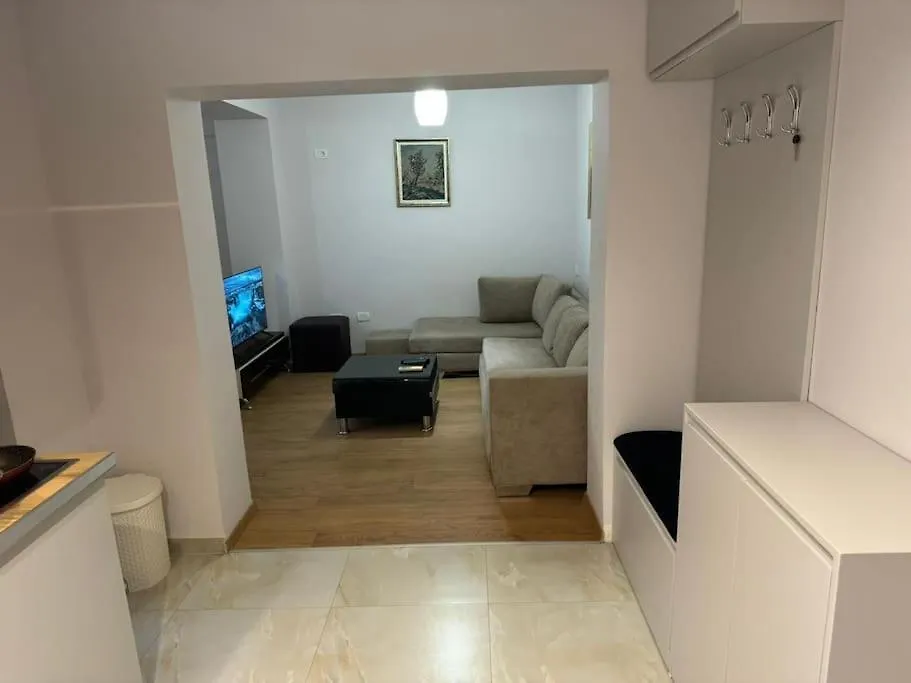 Apartament 63 ° Bs Garda Tirana Albania