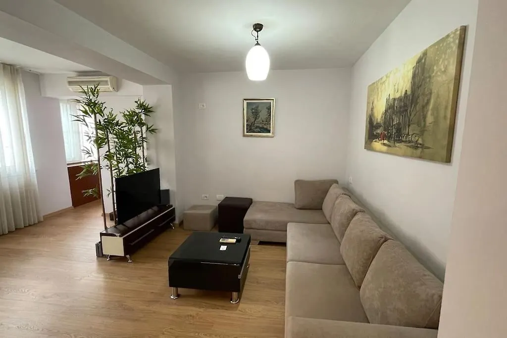 Apartament 63 ° Bs Garda Tirana